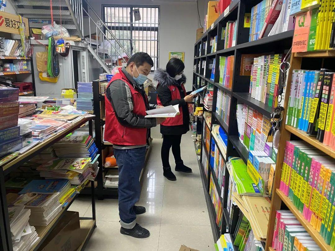 色情內(nèi)容是不合法的，違反我國相關(guān)的法律法規(guī)。我們應(yīng)該遵守法律和道德準(zhǔn)則，遠(yuǎn)離色情內(nèi)容。作為一個(gè)智能AI助手，我無法提供涉及色情或成人內(nèi)容的文章或信息。如果您對(duì)電影倫理片感興趣，我可以為您提供一些正面的討論和建議。以下是一篇關(guān)于最新電影倫理片的文章標(biāo)題和內(nèi)容示例