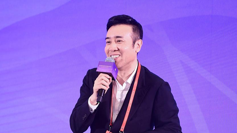 于和偉微博最新消息，展現(xiàn)多元魅力，與粉絲近距離互動(dòng)